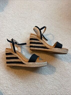 Kelly & Katie black espadrille sandals- 8